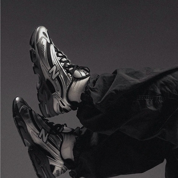 New Balance 1000 🔥 NB Black Silver Metallic Gray M1000EGR U052036 Size 9 NEW - Picture 4 of 9